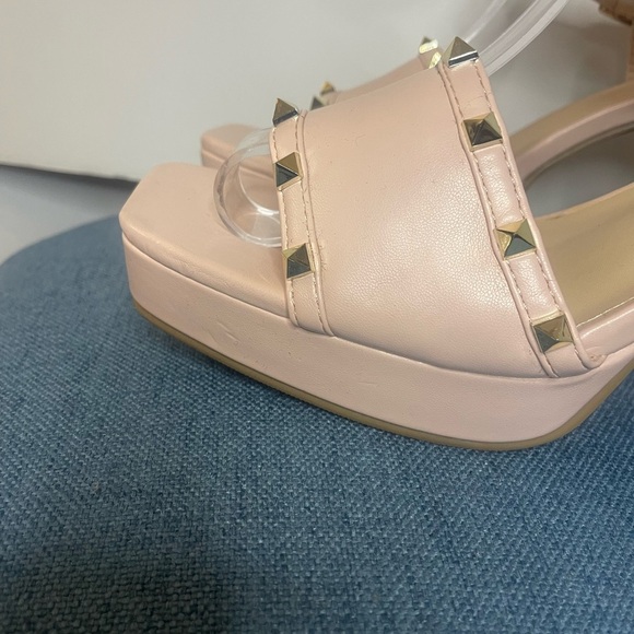 Rampage Light Pink Gold Studded Sandal Heels size 10 - Picture 13 of 15
